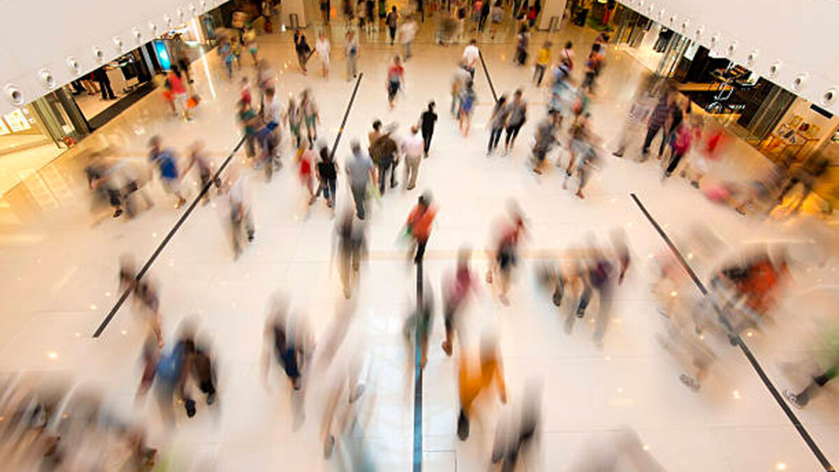 busy shopping mall